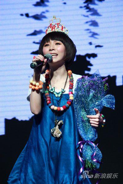 内地音乐 正文 新浪娱乐讯 黄雅莉跨年大碟《前任女友》1月12日