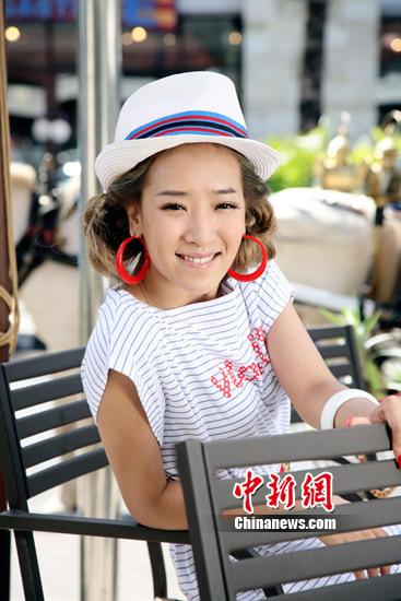 韩星SARA转型情歌天后写真青春可爱(组图)