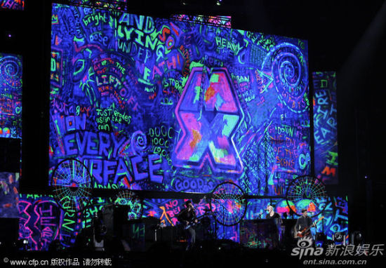 图文:第54届格莱美现场-酷玩乐队梦幻舞台_影音娱乐_新浪网