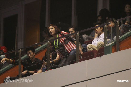 图文:信台北开唱-杨谨华现身观众席-观众席,演