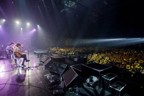 图文:FTIsland泰国演唱会--台上台下一派温馨_影音娱乐_新浪网