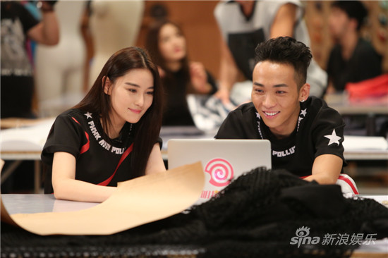 《女神的新衣》阿sa补位 邀鲍春来走秀