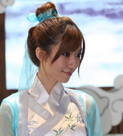 百游主打showgirl走红今年网博会 百游主打showgirl走红今年网博会