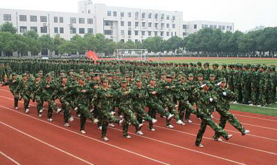 现在的军训尺度太大了!大量趣味内涵图欣赏_网