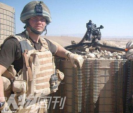 英未满18岁高中生虚报年龄参军 只为玩战争游戏 英未满18岁高中生虚报年龄参军 只为玩战争游戏