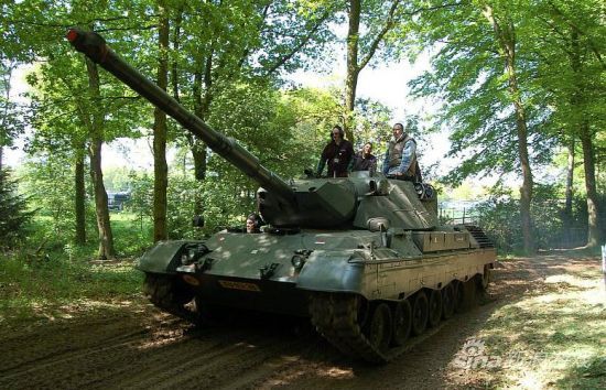 兜风约会开坦克 二战军备对外开放_玩家资讯