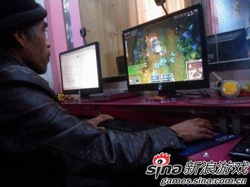 七旬老汉自学电脑编程写个游戏自己玩