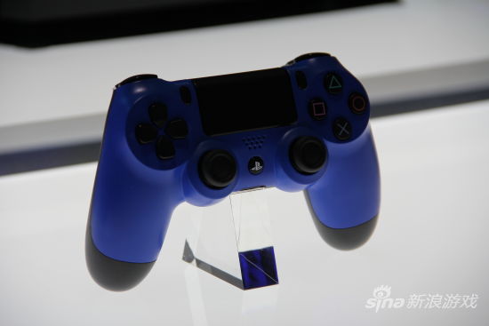 PS4蓝色版手柄