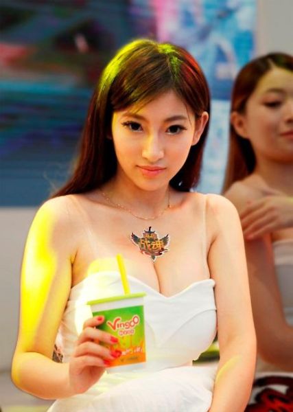 众美女新宠饮料维果部落风靡CJ全场