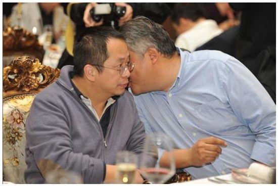 周鸿t2015首次出台：一张自拍照背后的4个猜想