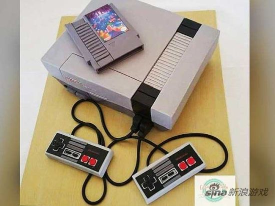 澳洲游戏迷夫妇新花样 超逼真NES蛋糕庆祝_电