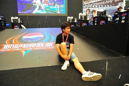 李晓峰主持人_李晓峰 收入(2)