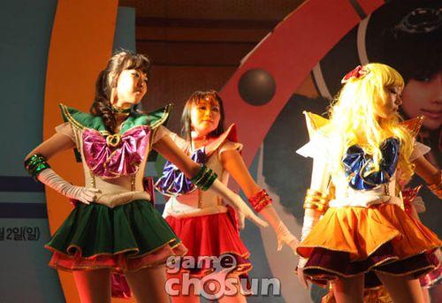 ���۸� ��������ϷCOSplay�ڶ�ͼ��