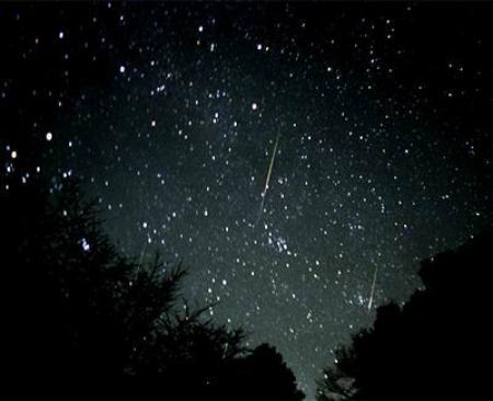 一起期待流星雨《梦幻骑士》奇幻星空_网络游戏