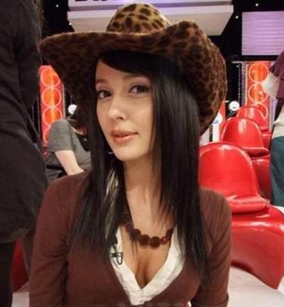 乌兹别克美女DJAMILYA代言韩游《大王》