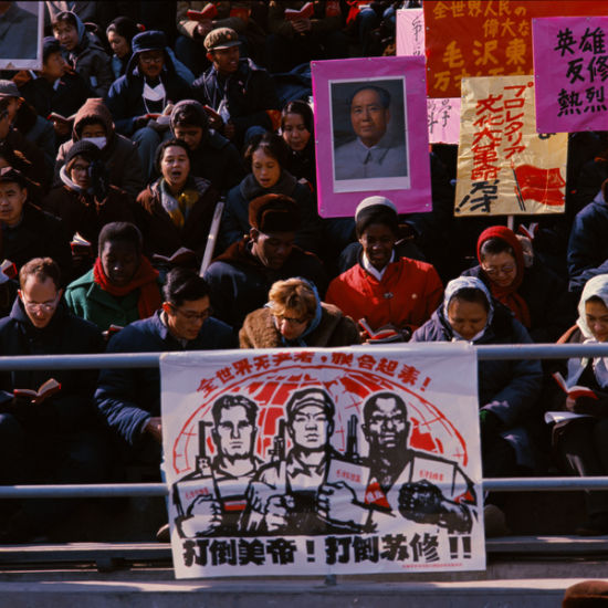 老外红卫兵熟读“红宝书”,参加“批判苏修”。