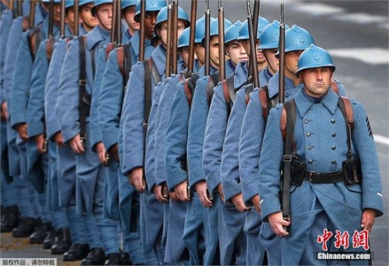 中国前外长李肇星参加法国总统阅兵仪式