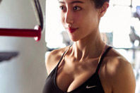 90�����Ů��ʦ�ߺ�����