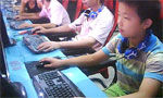 网友直播关小学生电脑