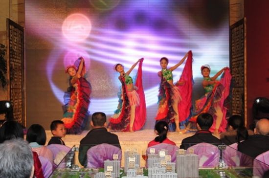 远洋万和城巴黎圣诞 启程焰火狂欢之旅_活动