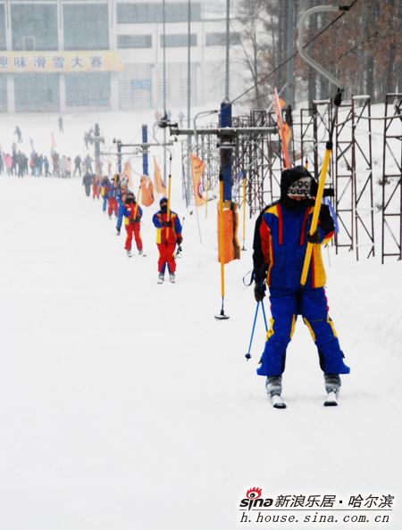 新浪乐居趣味滑雪运动会花絮报道