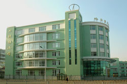 哈尔滨市经纬小学成立于1946年,1949年被定为哈市重点小学校.