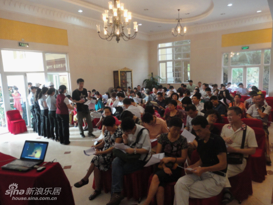 珠江帝景湾车位火辣辣 九成遭抢购