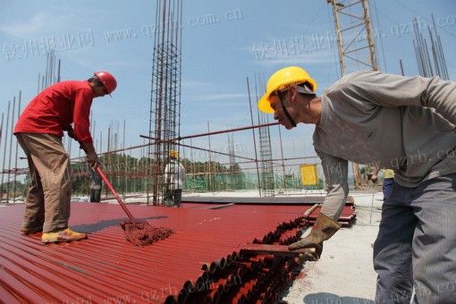 钦州:滨海新城蚝情宴舞广场施工忙_城市建设