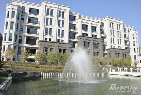 皇冠壹品:湖光山色共享豪宅至尊_看房日记
