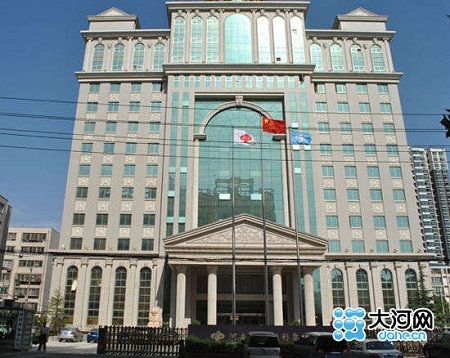 爆河南福彩不足百人占14层楼 办公室租给饭店