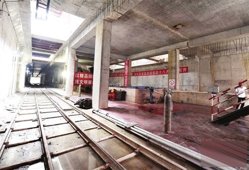 左凯生介绍,白湖亭站的这台盾构机自车站南端头井始发,已在白湖亭站