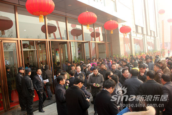 �����̳�