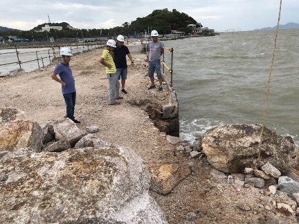 广州分公司风控工程师吴灿辉为某港口工程进行现场防控,及时发现客户重大安全隐患并协助客户整改 广州分公司风控工程师吴灿辉为某港口工程进行现场防控,及时发现客户重大安全隐患并协助客户整改