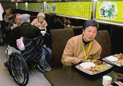 黄记煌被推选为老年餐桌指定餐馆_业态聚焦