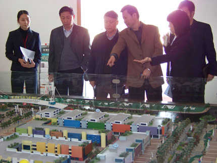新华社采访组调研中国陶瓷产业总部基地