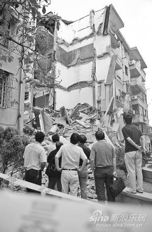 <em>宁波</em>五层民宅<em>半夜</em>坍塌 20户居民先期转移(图)_