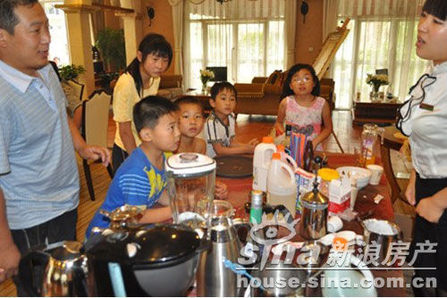 怡丰森林湖冰激凌节激情上演冰之恋(组图)