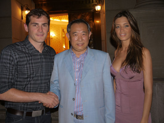 中国世界和平基金会邀请世界冠军们参观和苑_