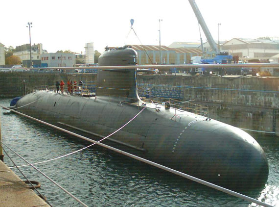 印度首艘�鱼潜艇正在法国建造将于2012年交付
