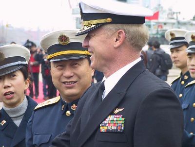 海军中将:中国迟早要建造航母走向远海(图)
