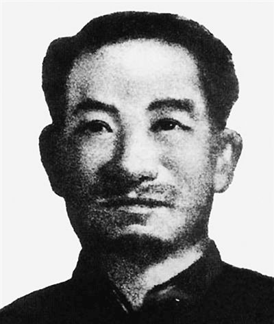 韦拔群烈士像