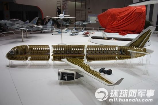 资料图:2011北京航展展出的国产c919大飞机机构模型