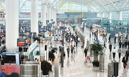 西安咸阳机场T3航站楼投运首日迎旅客超2万人