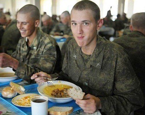 正文 为提高部队战斗力,近年来俄军伙食标准不断提高,军人身体