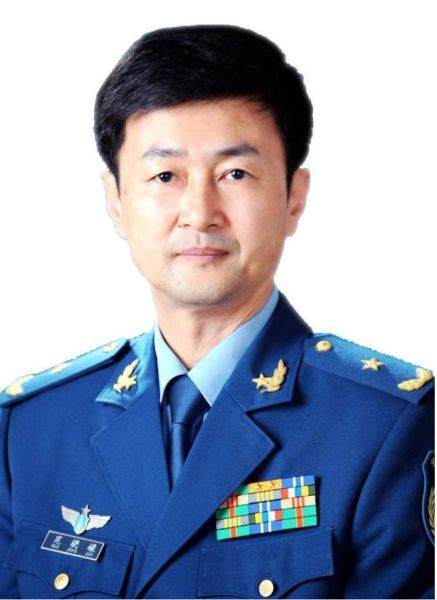 空军20名军官晋升少将 空政主任范骁骏升中将