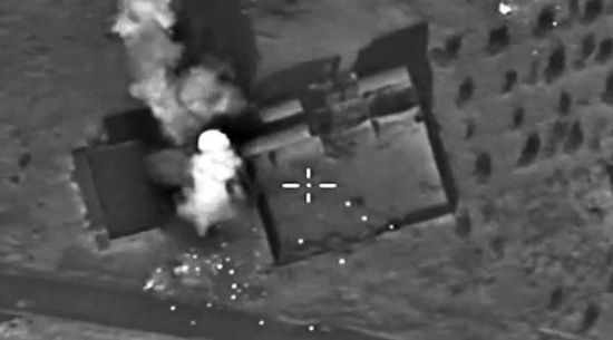 俄空军苏-24M轰炸机位于叙利亚4省目标打击