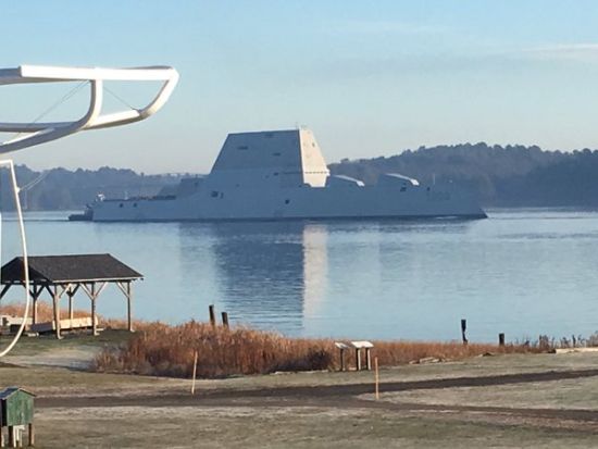 ��������DDG-1000���𽢡���ķ�ֶ��ء�ʻ���˹������λ�������ݵĴ�������ʼ���ԡ� 