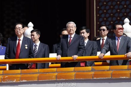 此时的天安门城楼上