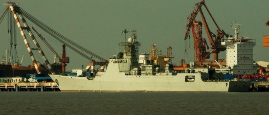 外媒曝光中国新侦察船：外观特殊即将服役