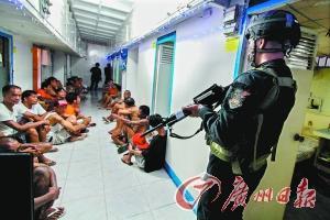 哥伦比亚“最美囚犯”色诱保安盗窃300豪宅